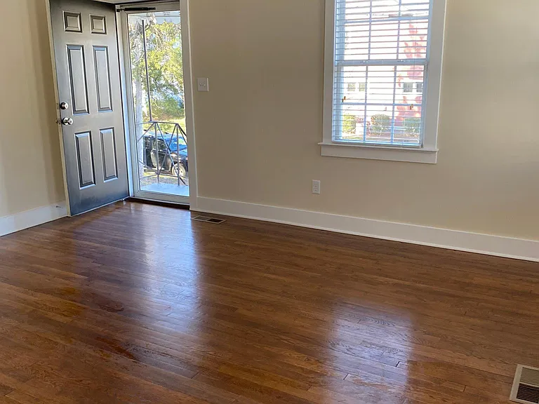 720 Sasser St — Photo 1