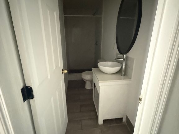 3rd image of 2713 Berdetta St
