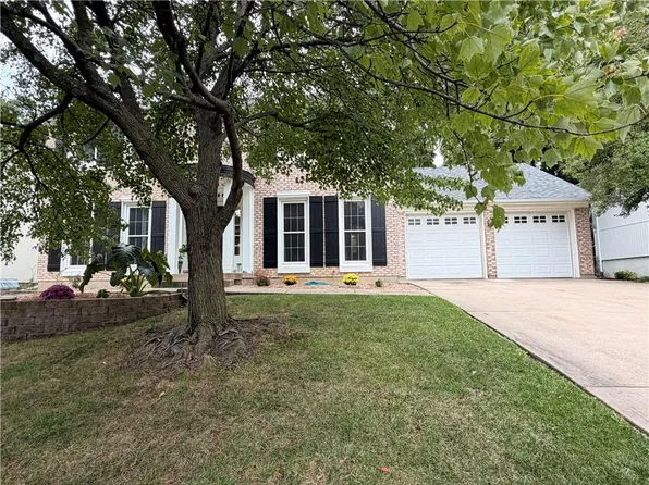 10246 Hauser St, Lenexa, KS 66215