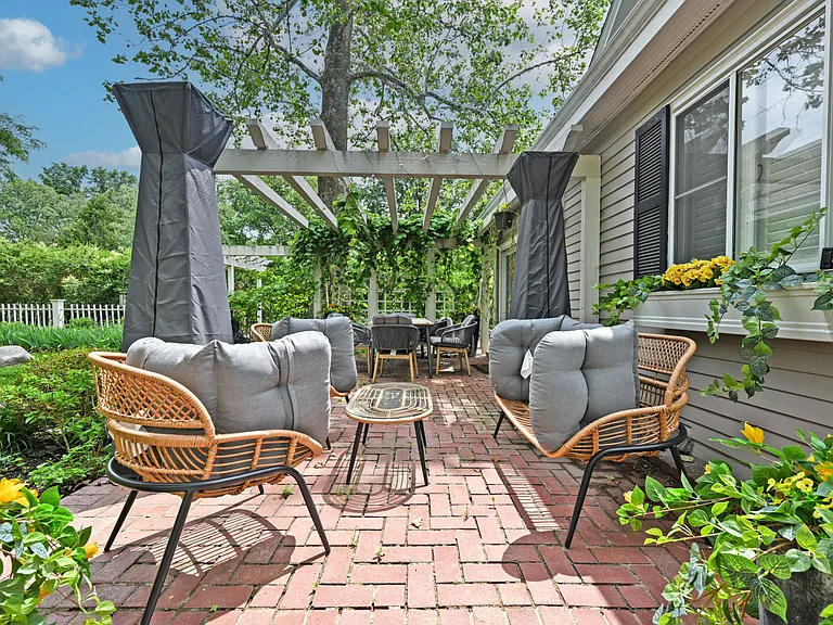 6900 Drake Rd — Photo 18