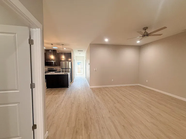 5534-5564 Skyline Rd S — Photo 170