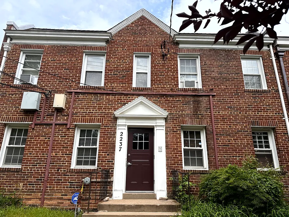 2237 40th Pl NW #1