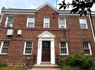 2237 40th Pl NW APT 1, Washington, DC 20007