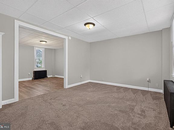 3rd image of 704 E Prospect St