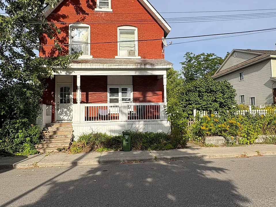 301 Cyr Ave