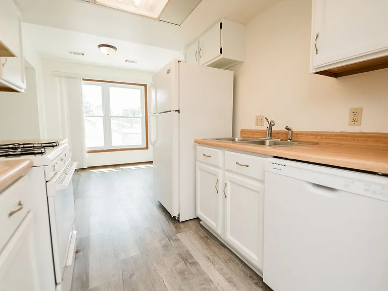 3320 Randolph Pl — Photo 6