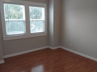 2613 Wallace St, Oakland, CA 94606