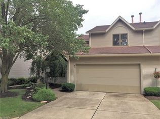 45 Lethbridge Ln, Akron, OH 44321