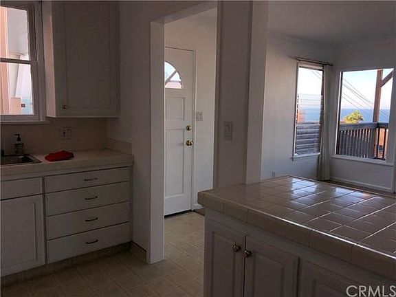 4th image of 2911 Crest Dr #B