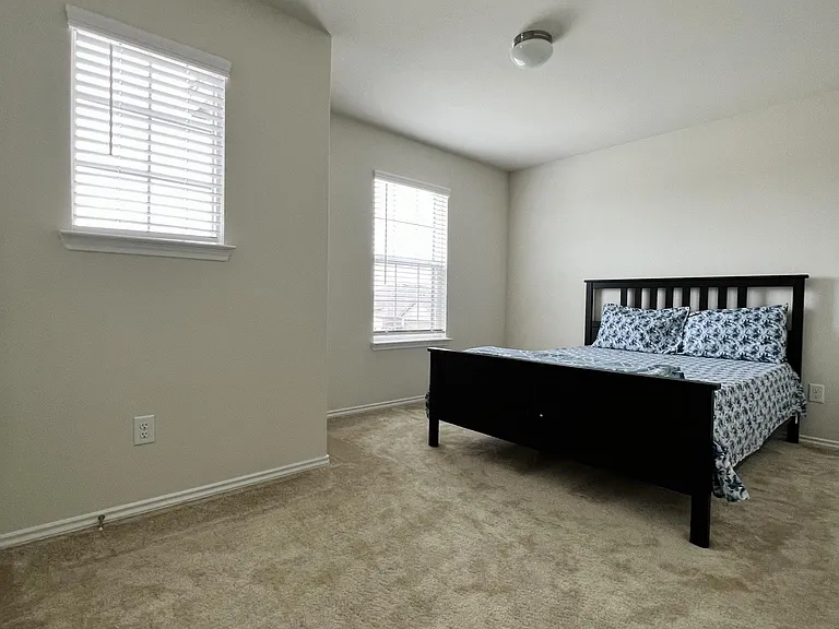 902 Feldspar Way — Photo 13