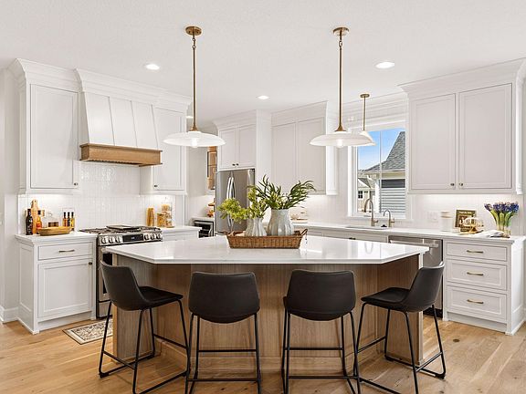 2nd image of 118 Spring Farm Rd