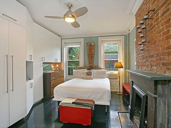 2nd image of 240 Baltic St APT 6