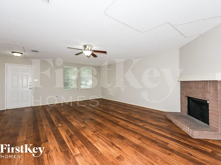 614 Silvertop Rd — Photo 4