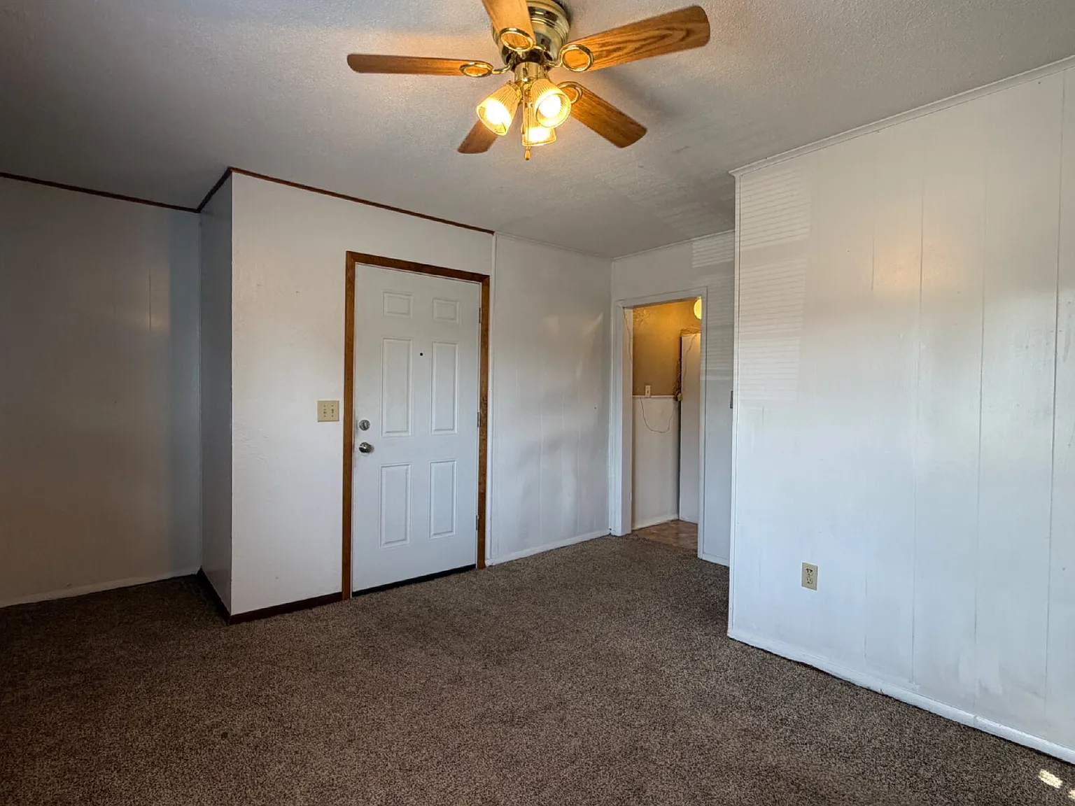 1 bed, 1.0 bath, 400 sqft, $600 — Photo 3