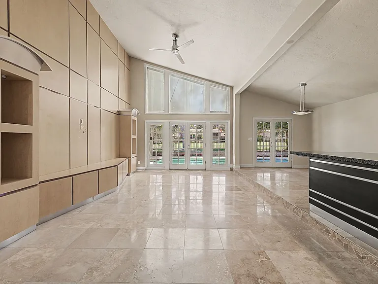 3172 Bel Air Dr — Photo 9