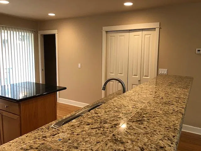 2 bed, 2.5 bath, 1550 sqft, $3,750 — Photo 3