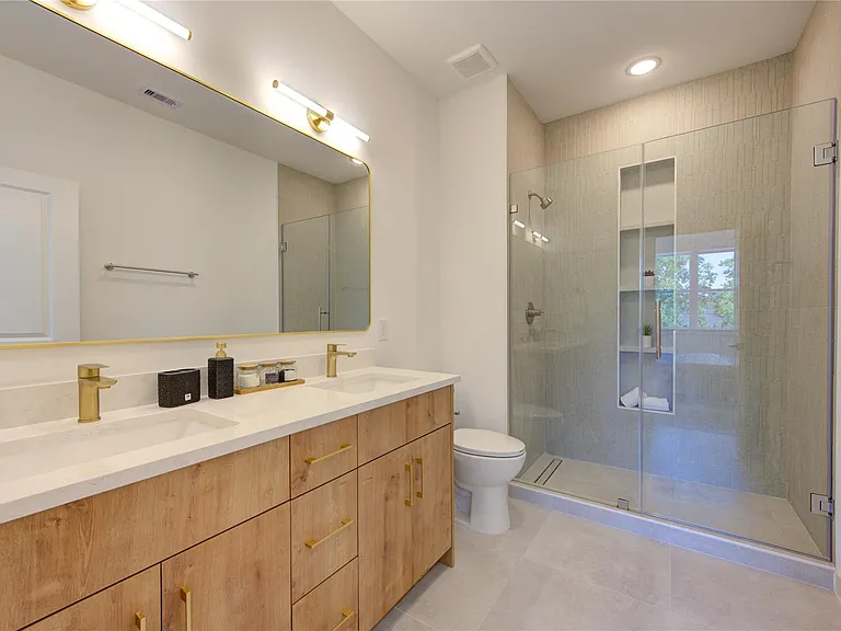 7120 Eastwood St #A — Photo 11