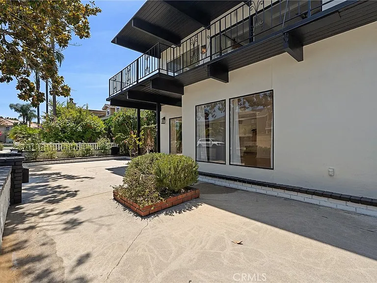 337 La Verne Ave — Photo 13