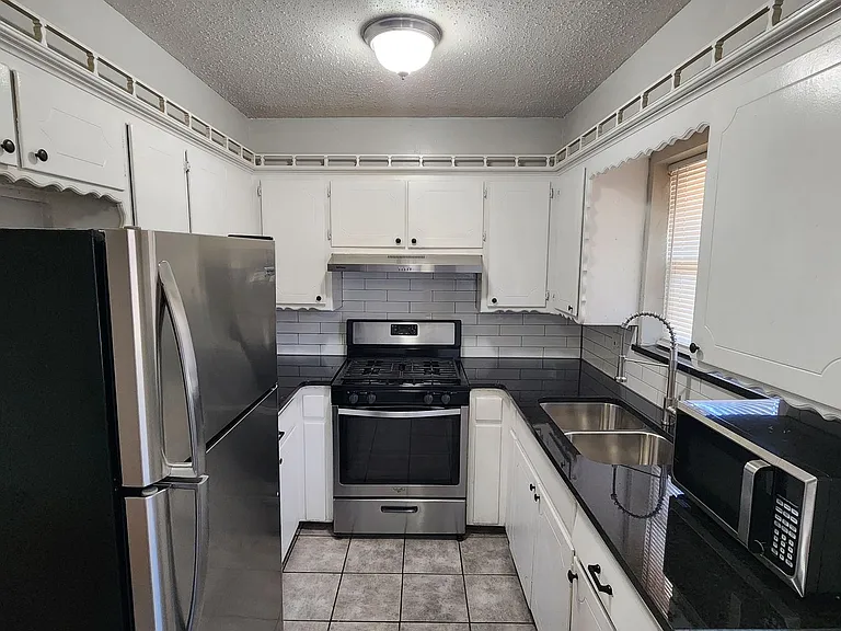 301 N University Dr #10 — Photo 1