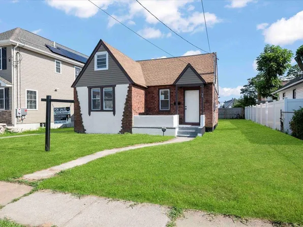 36 Underhill Avenue, Roosevelt, NY 11575