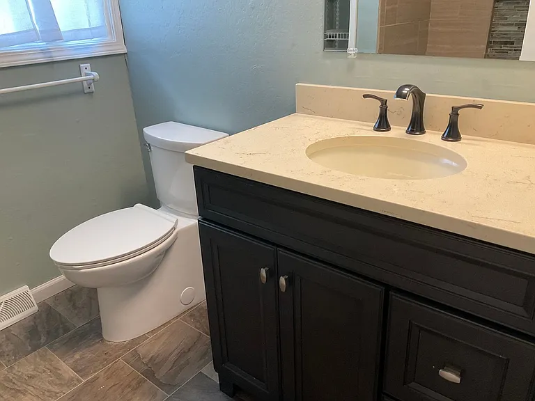 405B W Poos Dr — Photo 10