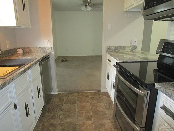 3rd image of 4145 Elmcrest Dr