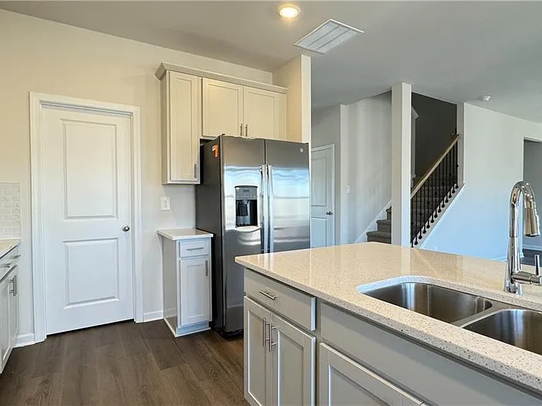 228 Water Oak Way — Photo 5