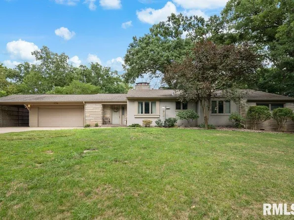 2718 30th Street Ct, Moline, IL 61265