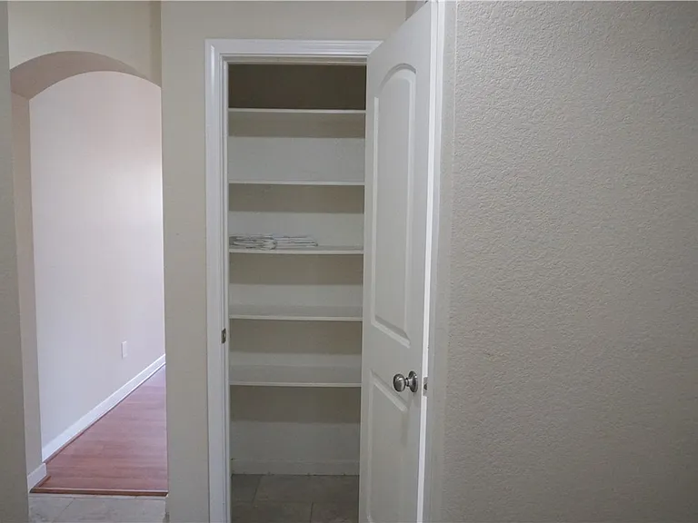 1810 Stephanie St — Photo 24