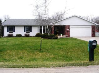 56684 Tamarac Ln, Three Rivers, MI 49093