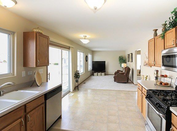 5th image of 770 Cantata Ct