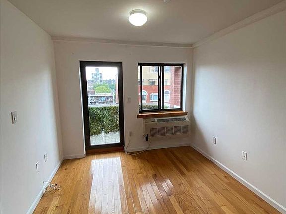 4th image of 11226 38th Ave APT 4