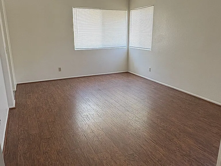 14333 La Crescenta Ave — Photo 13