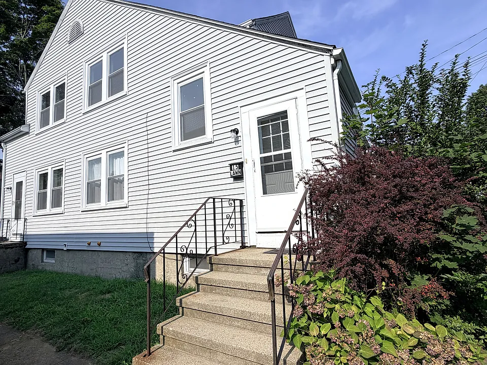 13-15 Lawn Ave #2F