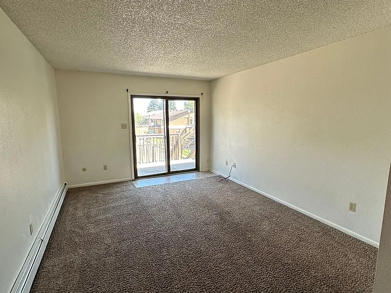 1510 Taft Ave — Photo 5