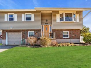 65 Jonquil Ln, Toms River, NJ 08753