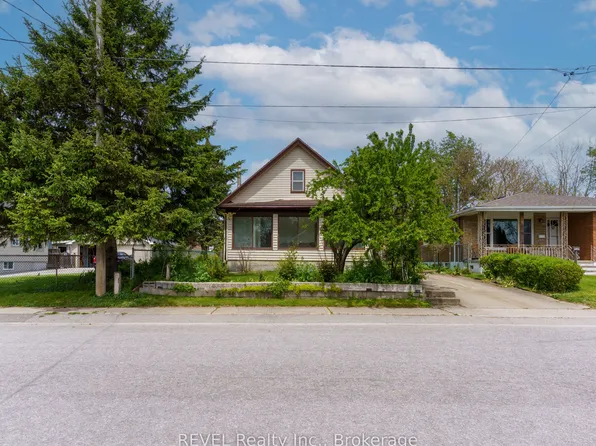 6401 Taylor St, Niagara Falls, ON L2G 2E9