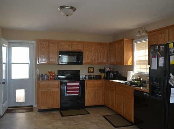 3rd image of 3795 Cindy Jo Dr N