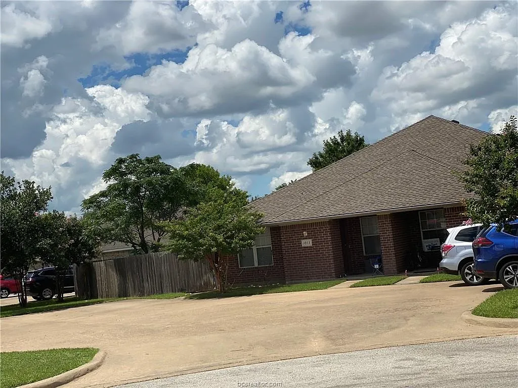 3 bed, 1283 sqft, $1,400 — Photo 4