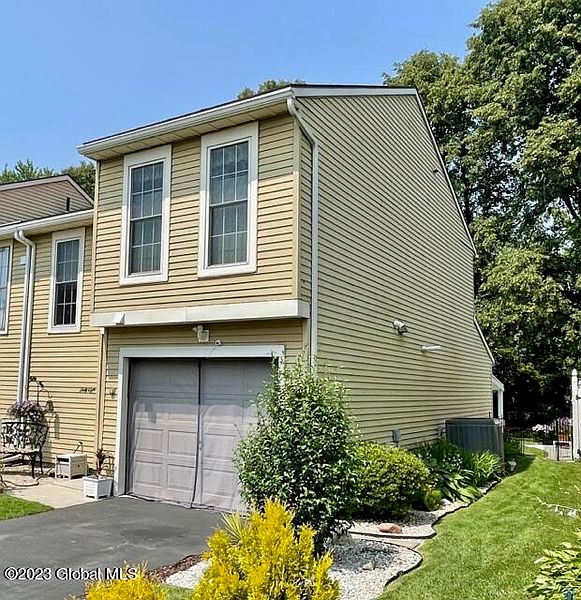 2nd image of 68 Meadowlark Drive