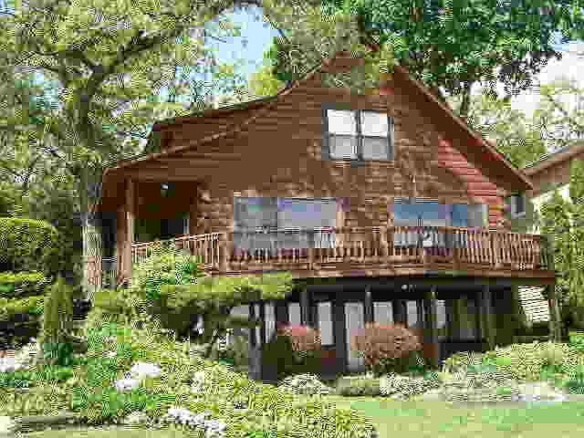 2nd image of 5 Lakeside Ln