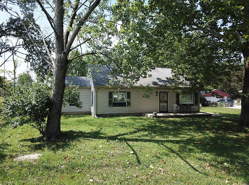 4102 N Grand Ave photo 1