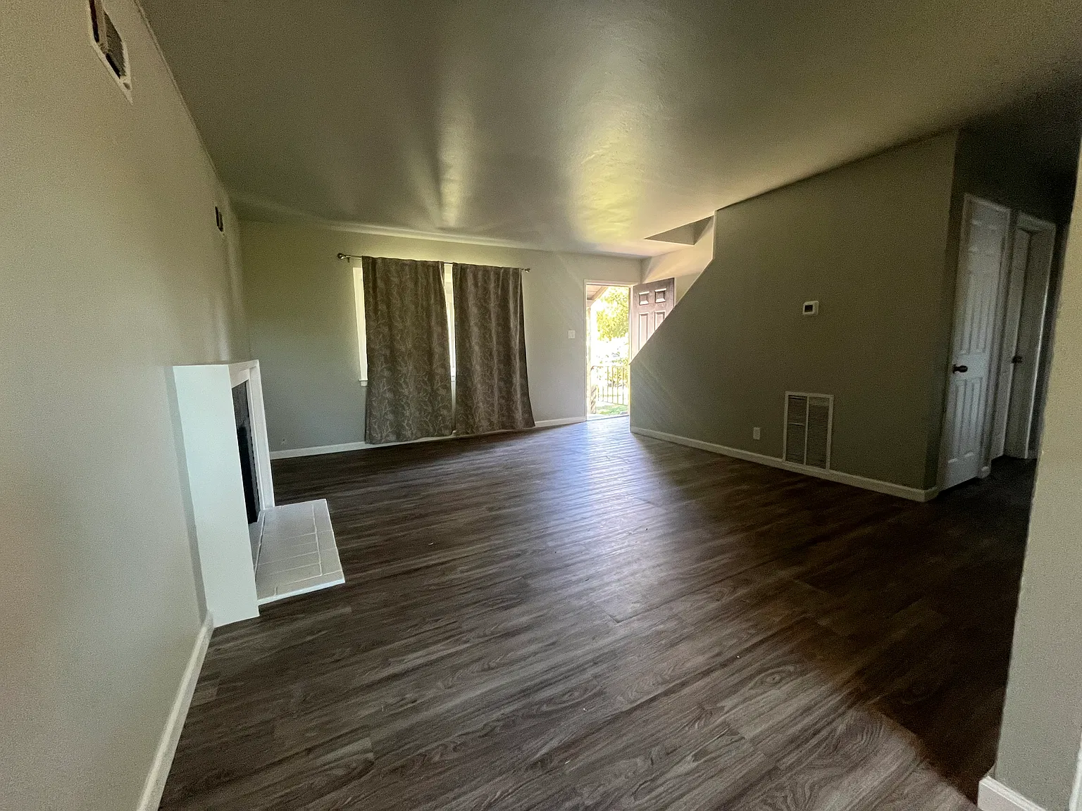 4 bed, 1435 sqft, $2,900 — Photo 3