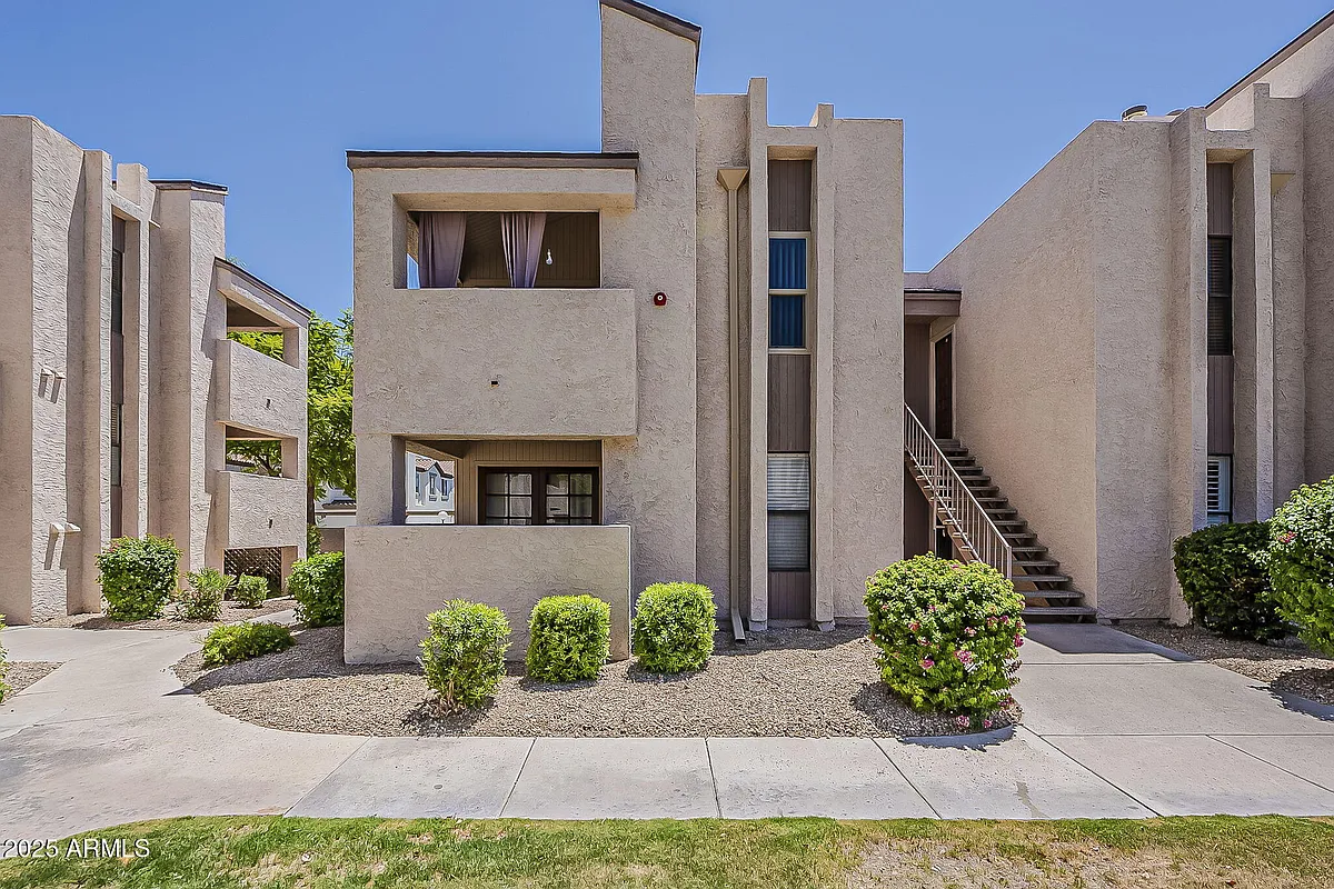 Building Photo - 7510 E Thomas Rd #124
