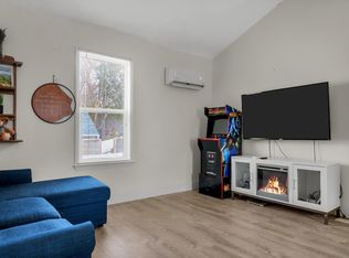 28 S Fremont St NE #27, Rockford, MI 49341