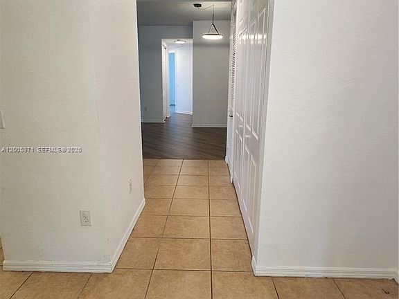 3rd image of 3600 Oaks Clubhouse Dr APT 206