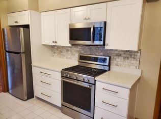 6101 N Sauganash Ave #2, Chicago, IL 60646