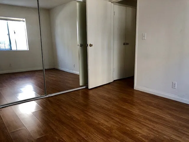 4505-4509 Maplewood Ave — Photo 5