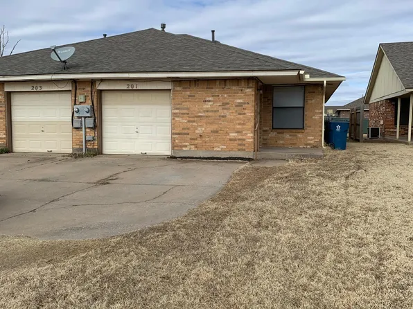 201 Barrett Pl, Edmond, OK 73003