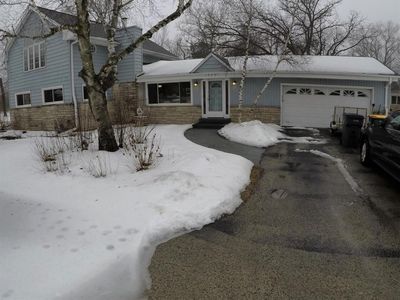 12001 Parkview LANE, Hales Corners, WI, 53130